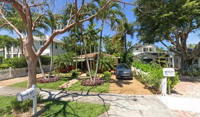 Dog day care in Delray Beach Florida Rubys Pretty House Doggie Daycare and Boarding 1