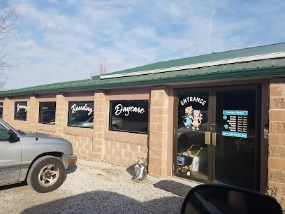 Dog day care in Brownsburg Indiana PetAgree Fun Lodge Styling Salons 1