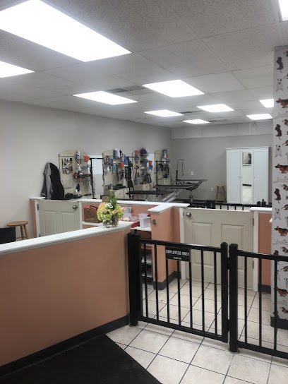 Dog day care in Commerce Township Michigan High Tail Grooming Salon 1