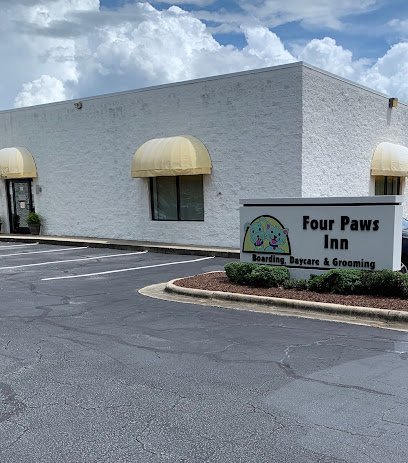 Dog day care in Greenville North Carolina Four Paws Inn 1